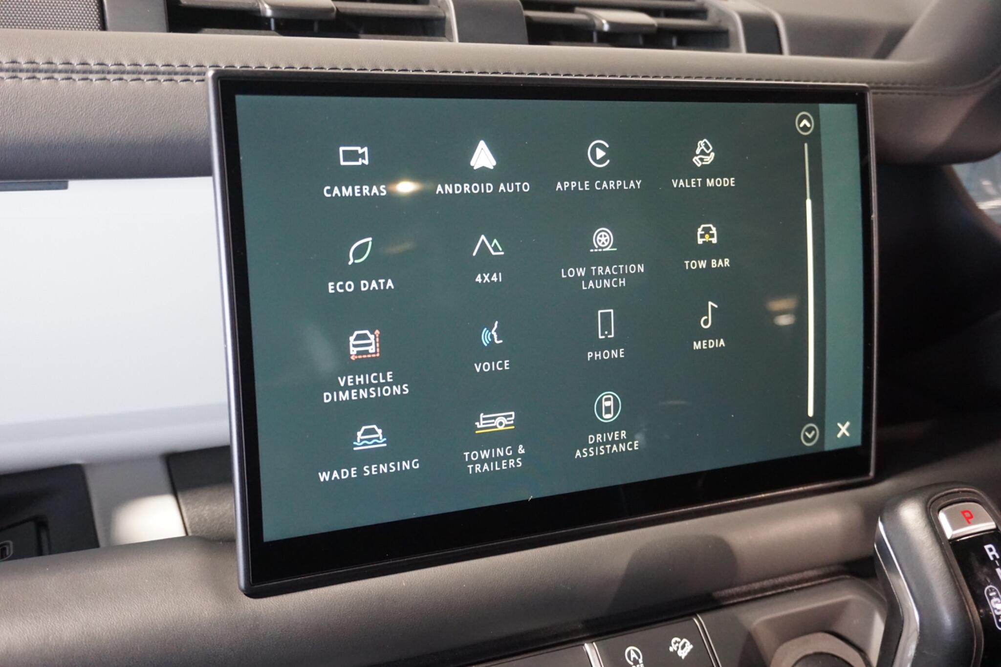 Land Rover Defender 90 3.0 D300 MHEV X-Dynamic HSE Hard Top SUV 3dr Diesel Auto 4WD SWB Euro 6 (s/s) (300 ps)